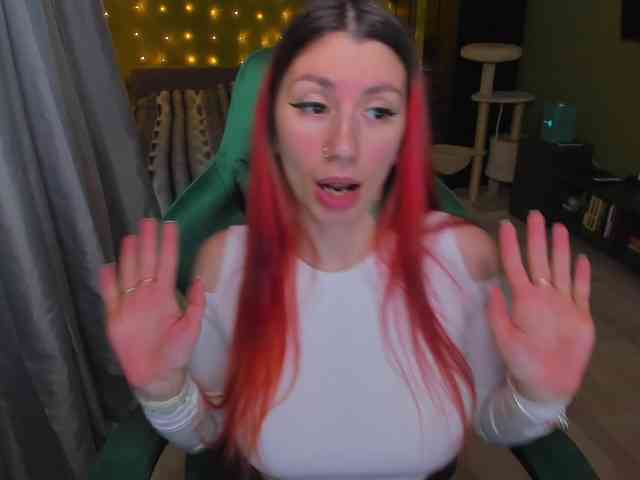 Girlfromanothercity webcam