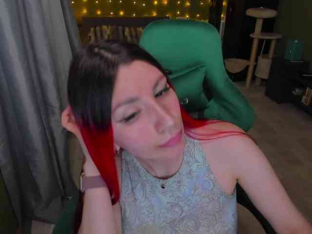 Girlfromanothercity webcam