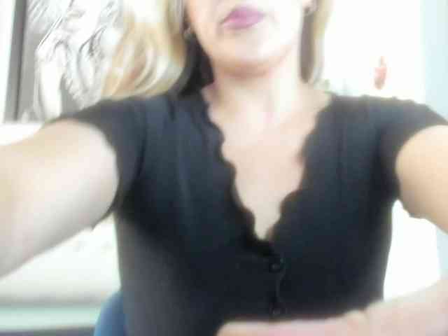 Roxanne-lorence webcam