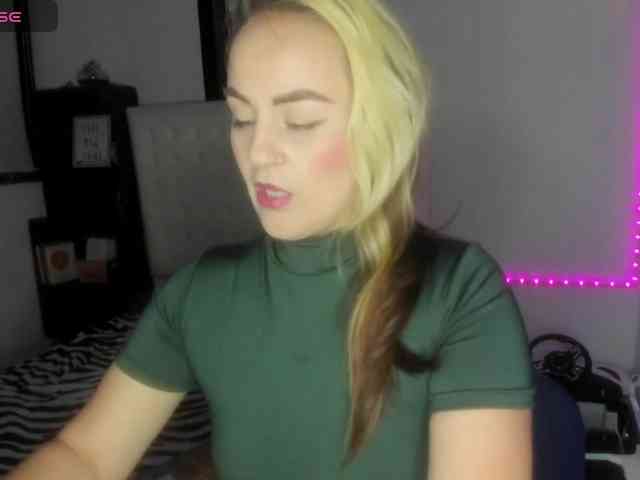 Roxanne-lorence webcam