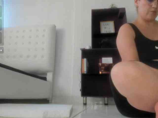 Roxanne-lorence webcam