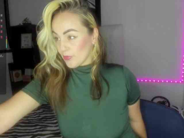 Roxanne-lorence webcam