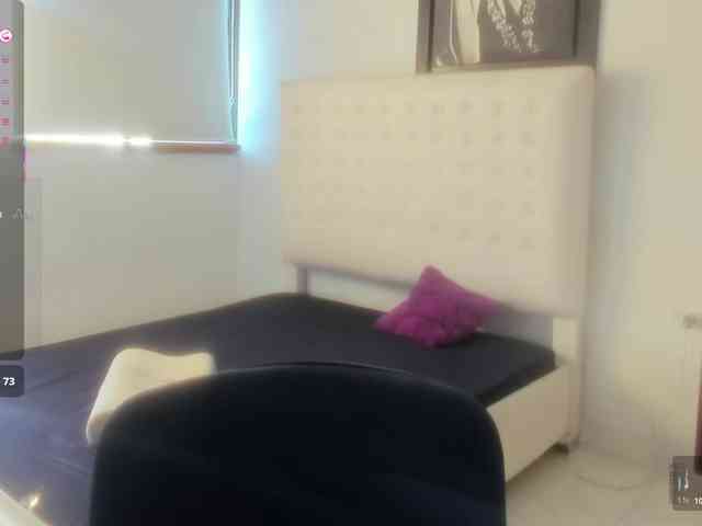Roxanne-lorence webcam