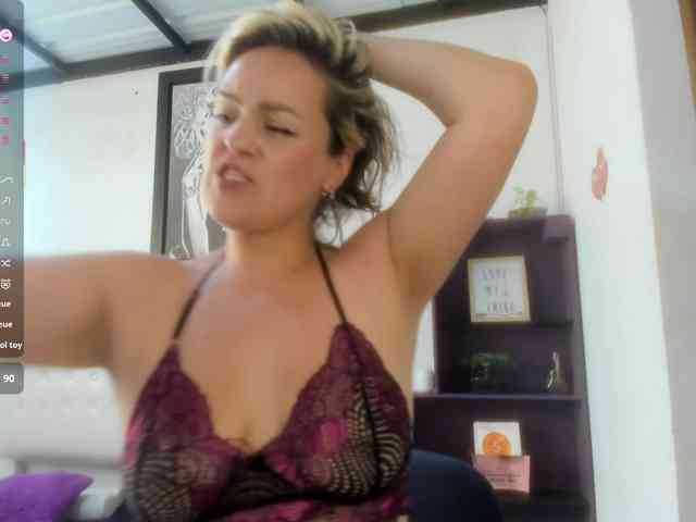 Roxanne-lorence webcam