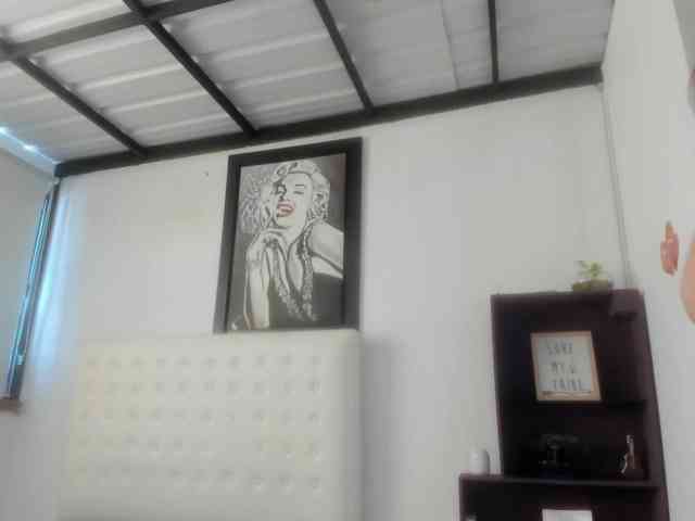 Roxanne-lorence webcam