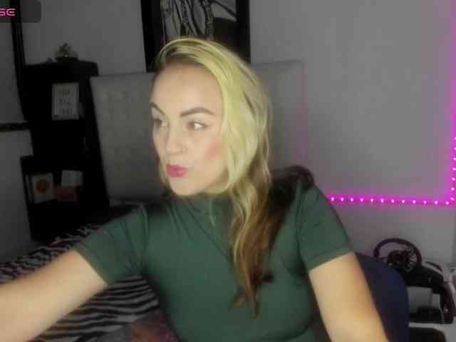 Roxanne-lorence webcam