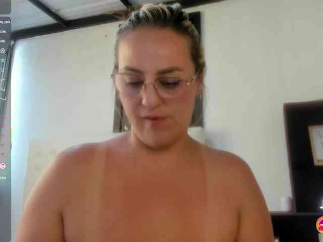 Roxanne-lorence webcam