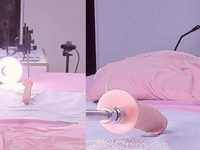 Riley-Sweet's BongaCams show and profile