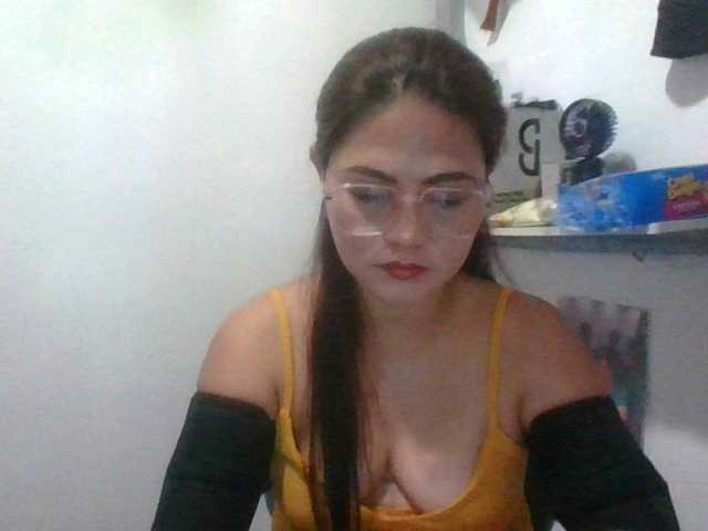 LUCKYME22 webcam bongacams model stream image