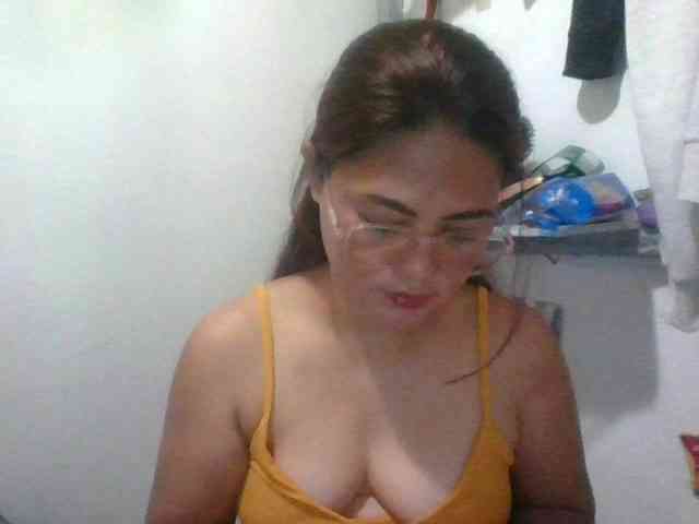 LUCKYME22 Live Webcam on BongaCams