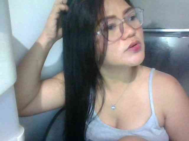 LUCKYME22 webcam