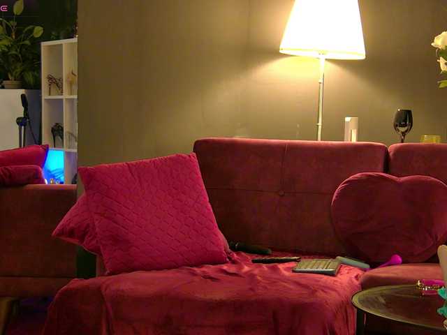 MaddyHeart's BongaCams show and profile