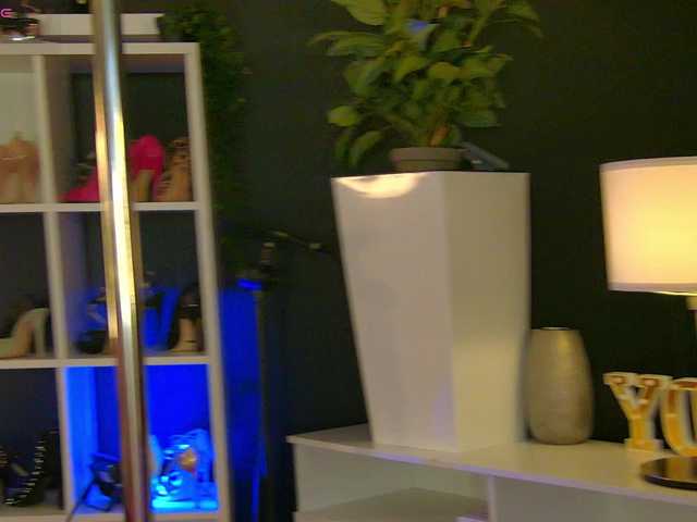 MaddyHeart's BongaCams show and profile