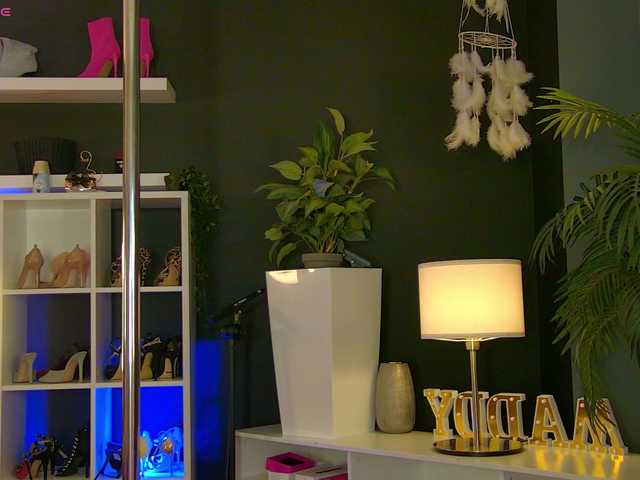 MaddyHeart's BongaCams show and profile