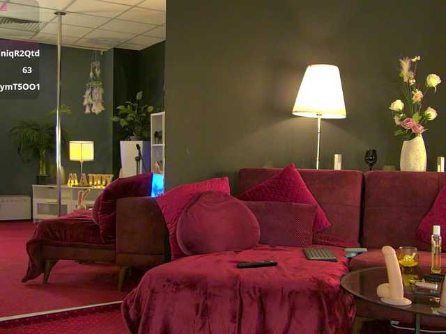 MaddyHeart's BongaCams show and profile