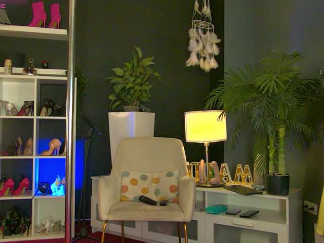 MaddyHeart's BongaCams show and profile