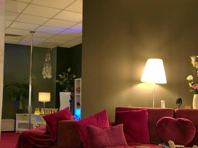 MaddyHeart's BongaCams show and profile