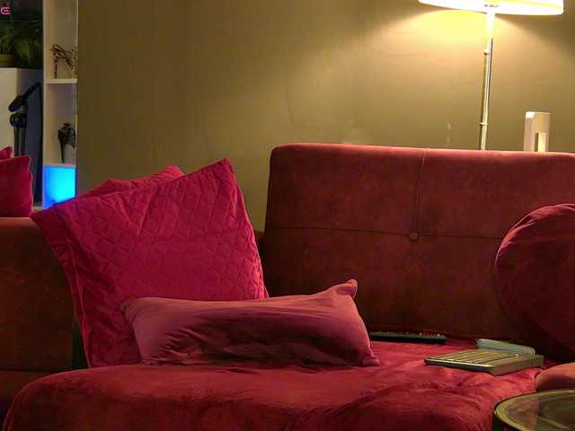 MaddyHeart's BongaCams show and profile