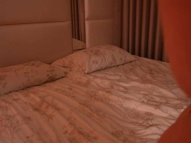 LilyColins's BongaCams show and profile