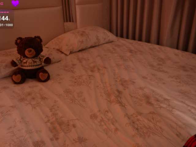 LilyColins's BongaCams show and profile