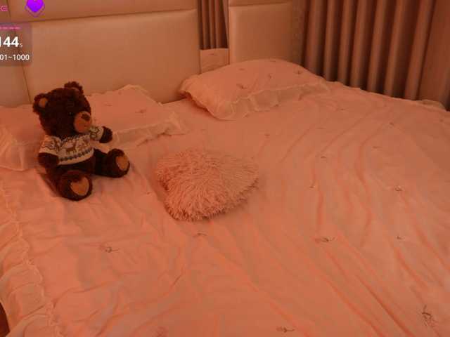 LilyColins's BongaCams show and profile