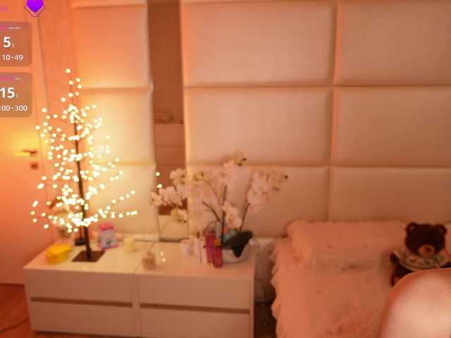 LilyColins's BongaCams show and profile