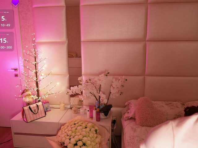 LilyColins's BongaCams show and profile