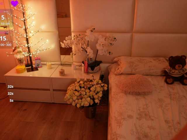 LilyColins's BongaCams show and profile