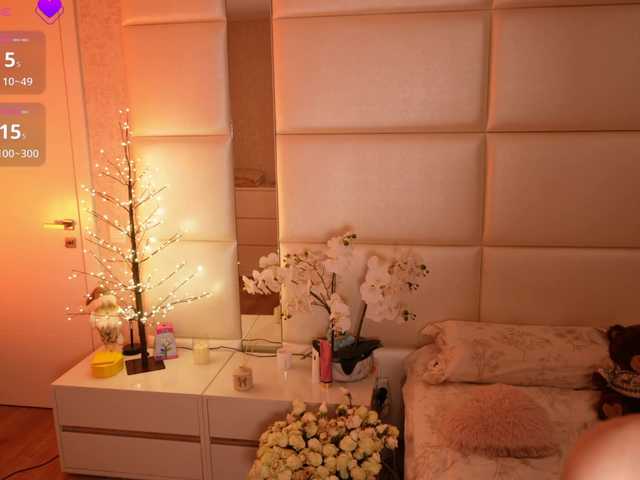 LilyColins's BongaCams show and profile