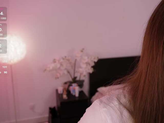  LilyColins chat room