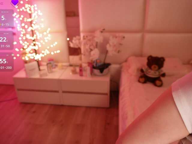 LilyColins's BongaCams show and profile