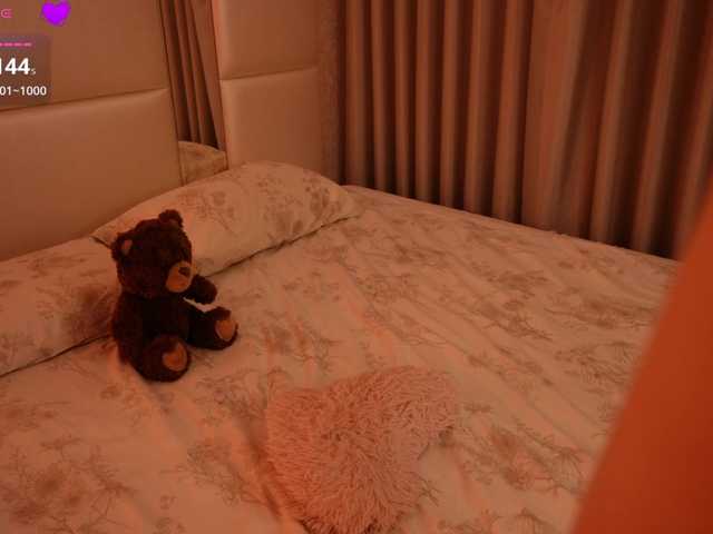 LilyColins's BongaCams show and profile