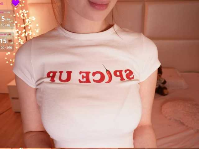 LilyColins's BongaCams show and profile