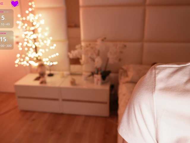 LilyColins's BongaCams show and profile