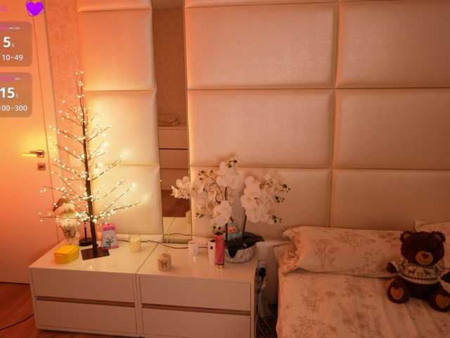 LilyColins's BongaCams show and profile