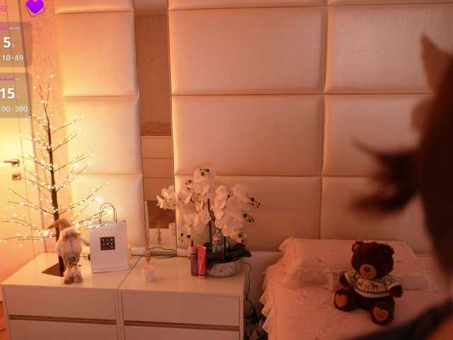 LilyColins's BongaCams show and profile