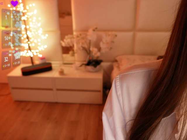 LilyColins's BongaCams show and profile