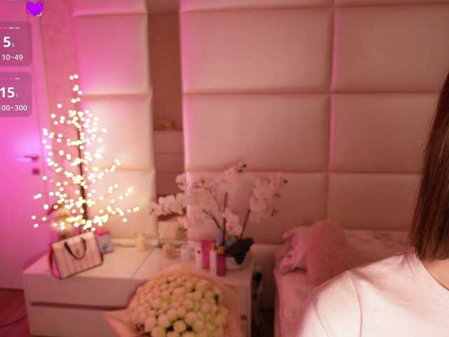 LilyColins's BongaCams show and profile