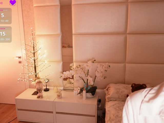 LilyColins's BongaCams show and profile