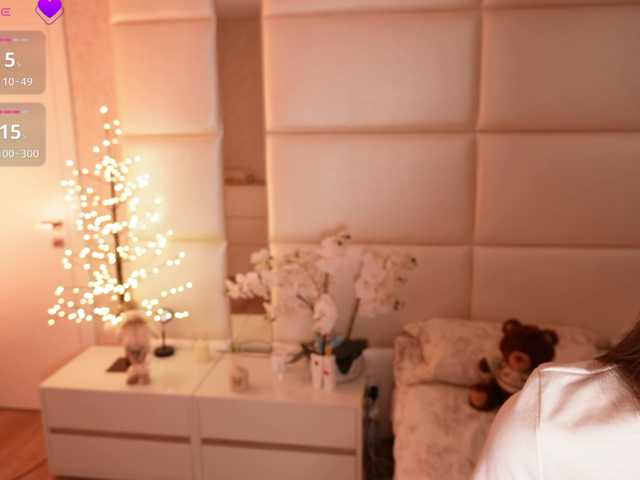 LilyColins's BongaCams show and profile