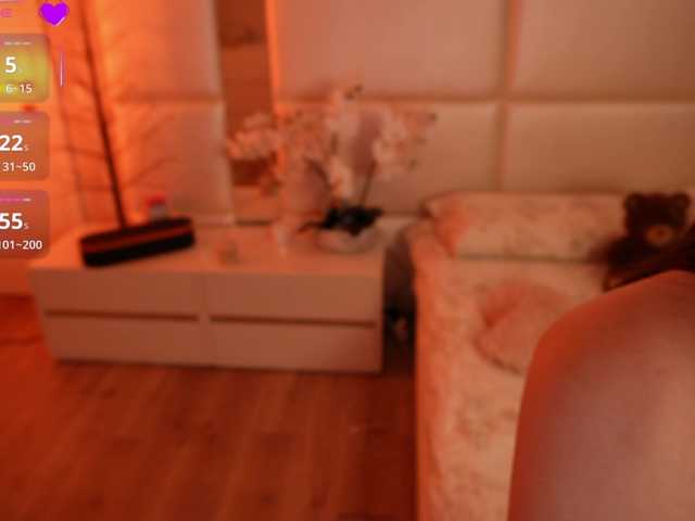 LilyColins's BongaCams show and profile