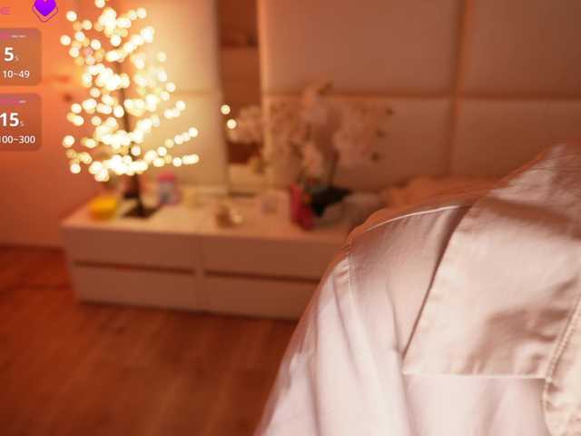 LilyColins's BongaCams show and profile