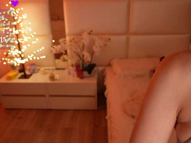 LilyColins's BongaCams show and profile