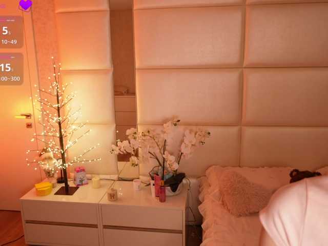 LilyColins's BongaCams show and profile