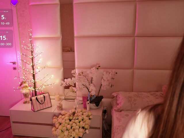 LilyColins's BongaCams show and profile
