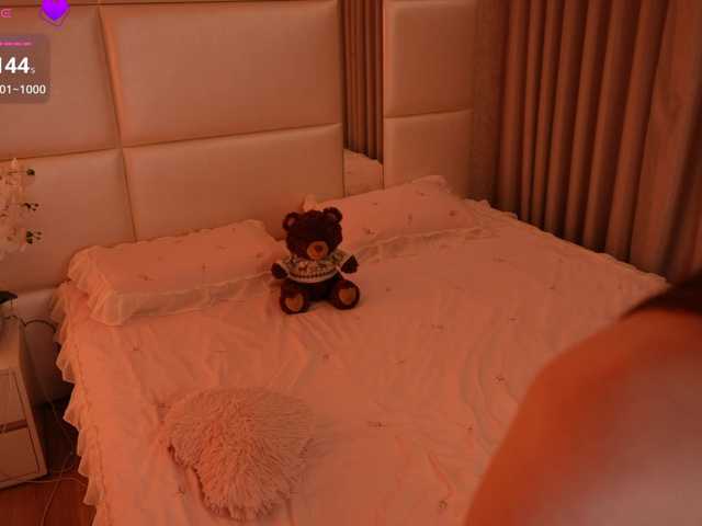 LilyColins's BongaCams show and profile