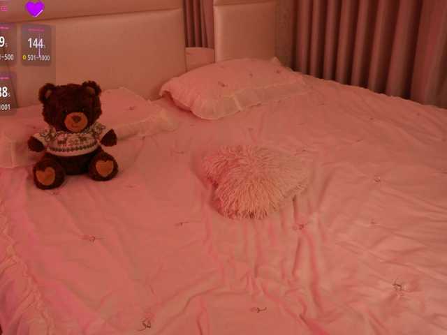 LilyColins's BongaCams show and profile