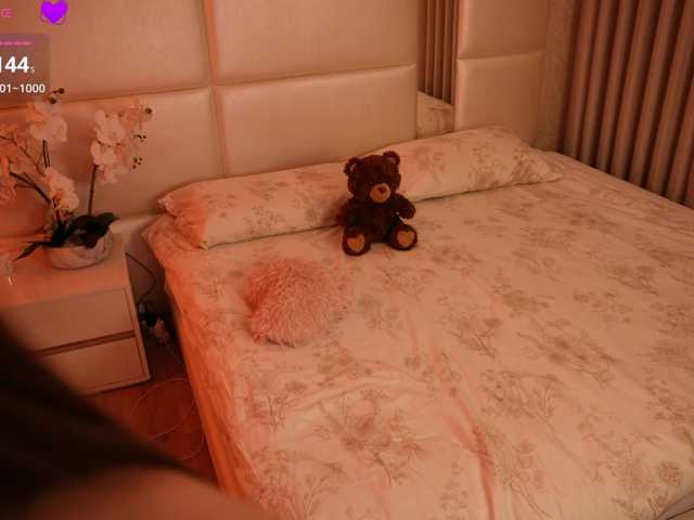 LilyColins's BongaCams show and profile