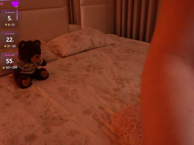 LilyColins's BongaCams show and profile