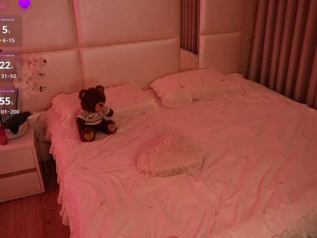 LilyColins's BongaCams show and profile